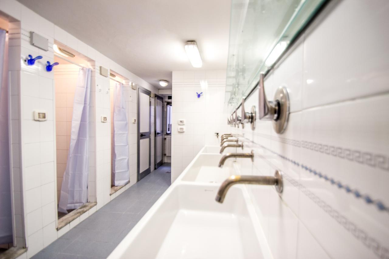Bett im gemischten Schlafsaal mit 10 Betten